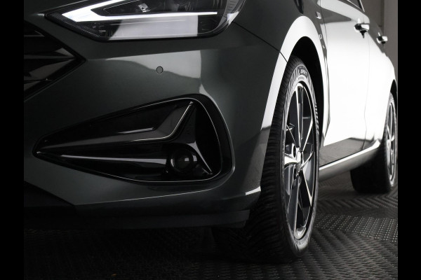 Hyundai i30 Wagon 1.5 T-GDi MHEV Premium | Stuur-/Stoelverwarming | Navigatie | Parkeersensoren voor & Achter |