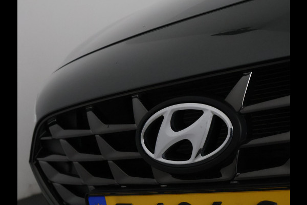 Hyundai i30 Wagon 1.5 T-GDi MHEV Premium | Stuur-/Stoelverwarming | Navigatie | Parkeersensoren voor & Achter |