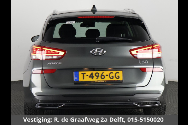Hyundai i30 Wagon 1.5 T-GDi MHEV Premium | Stuur-/Stoelverwarming | Navigatie | Parkeersensoren voor & Achter |