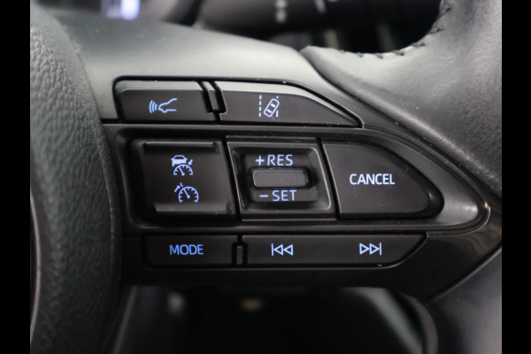 Toyota Aygo X 1.0 VVT-i MT Play Bi-Tone | Apple Carplay & AndroidAUTO | Camera | Privacy Glass |