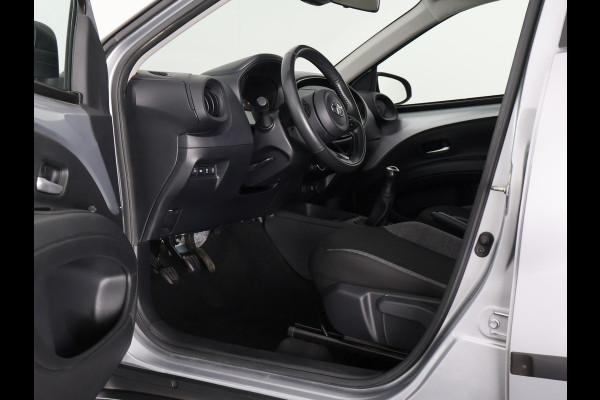 Toyota Aygo X 1.0 VVT-i MT Play Bi-Tone | Apple Carplay & AndroidAUTO | Camera | Privacy Glass |