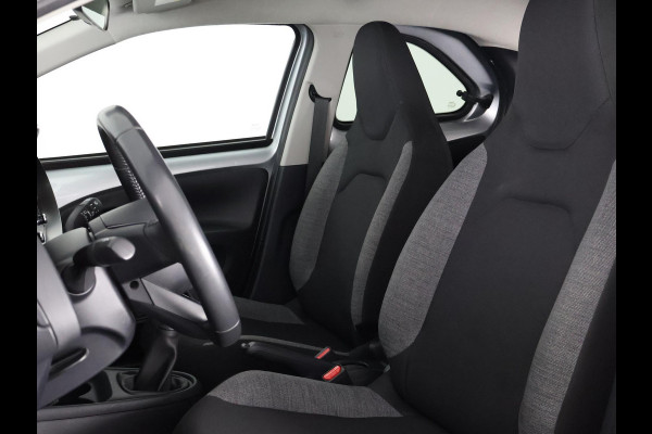 Toyota Aygo X 1.0 VVT-i MT Play Bi-Tone | Apple Carplay & AndroidAUTO | Camera | Privacy Glass |