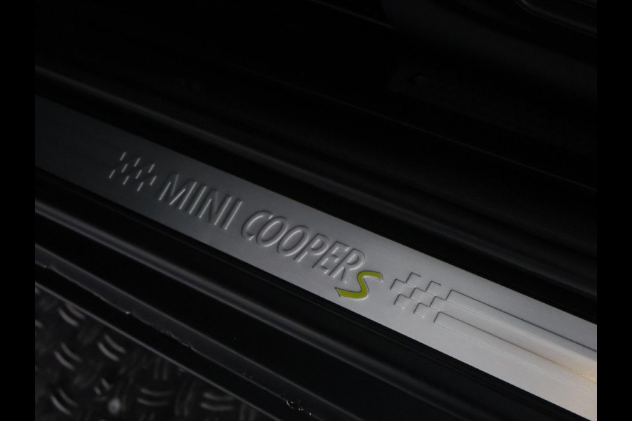 MINI Cooper Charged 33 kWh ACCU 97% Cooper Electric | (184 PK) | Navigatie | Stoelverwarming | 1e eigenaar |