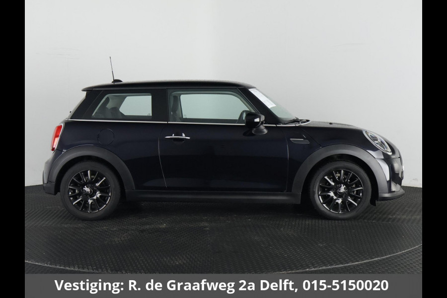 MINI Mini 1.5 Cooper Sports Classic Automaat | Apple Carplay & AndroidAUTO | Parkeersensoren | 1e eigenaar |
