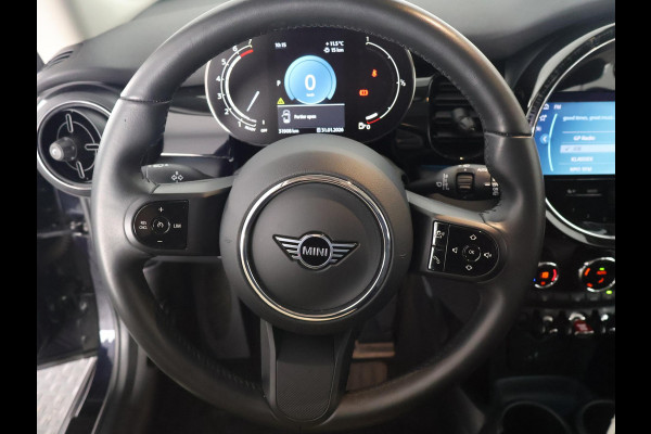 MINI Mini 1.5 Cooper Sports Classic Automaat | Apple Carplay & AndroidAUTO | Parkeersensoren | 1e eigenaar |
