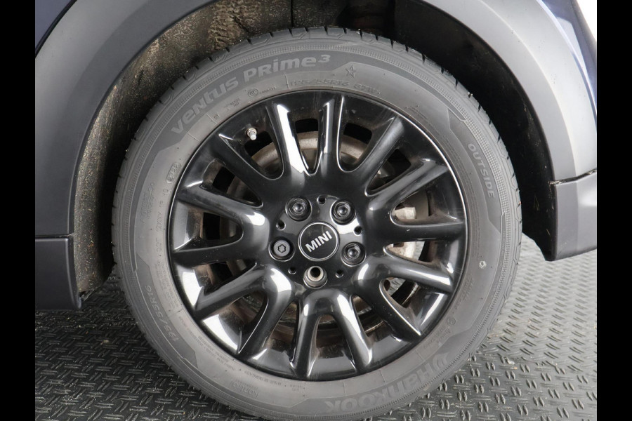 MINI Mini 1.5 Cooper Sports Classic Automaat | Apple Carplay & AndroidAUTO | Parkeersensoren | 1e eigenaar |