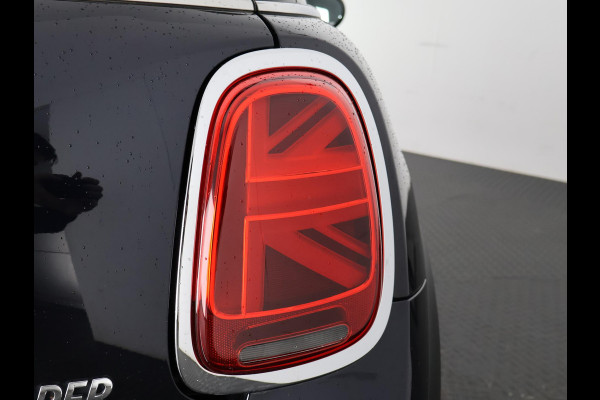 MINI Mini 1.5 Cooper Sports Classic Automaat | Apple Carplay & AndroidAUTO | Parkeersensoren | 1e eigenaar |