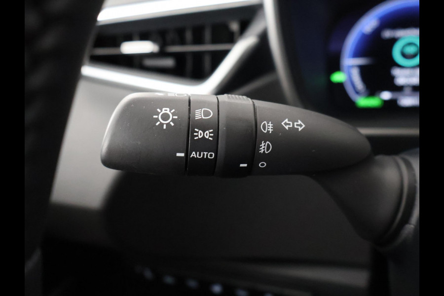 Toyota Corolla Touring Sports Hybrid 140 Business Luxury | Stuur-& Stoelverwarming | Adaptieve Cruise control | Apple CarPlay & AndroidAUTO |