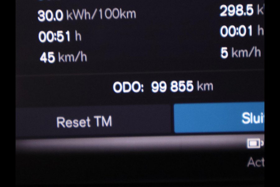 Volvo XC40 Recharge Core SOH 92% | Apple Carplay & AndroidAUTO | Dwarsstangen | Elektrische kofferklep | Camera |