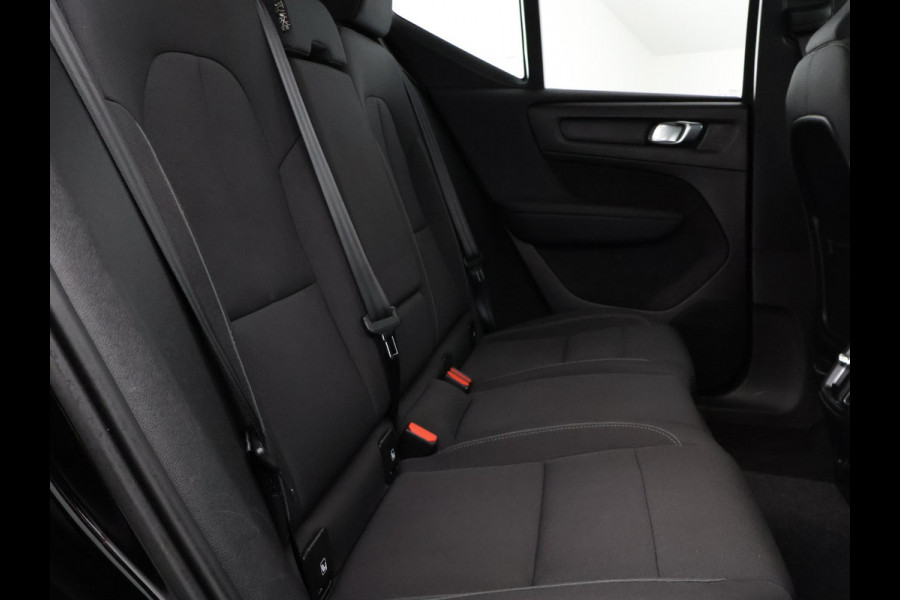 Volvo XC40 Recharge Core SOH 92% | Apple Carplay & AndroidAUTO | Dwarsstangen | Elektrische kofferklep | Camera |