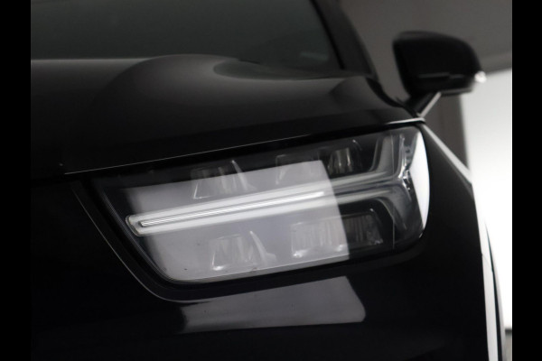 Volvo XC40 Recharge Core SOH 92% | Apple Carplay & AndroidAUTO | Dwarsstangen | Elektrische kofferklep | Camera |