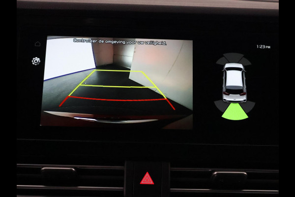 Kia e-Niro Dynamic Line 64 kWh SOH 99% | 450 km actieradius | Stuur-/& Stoelverwarming | Parkeersensoren |