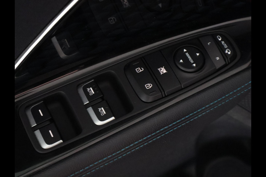 Kia e-Niro Dynamic Line 64 kWh SOH 99% | 450 km actieradius | Stuur-/& Stoelverwarming | Parkeersensoren |