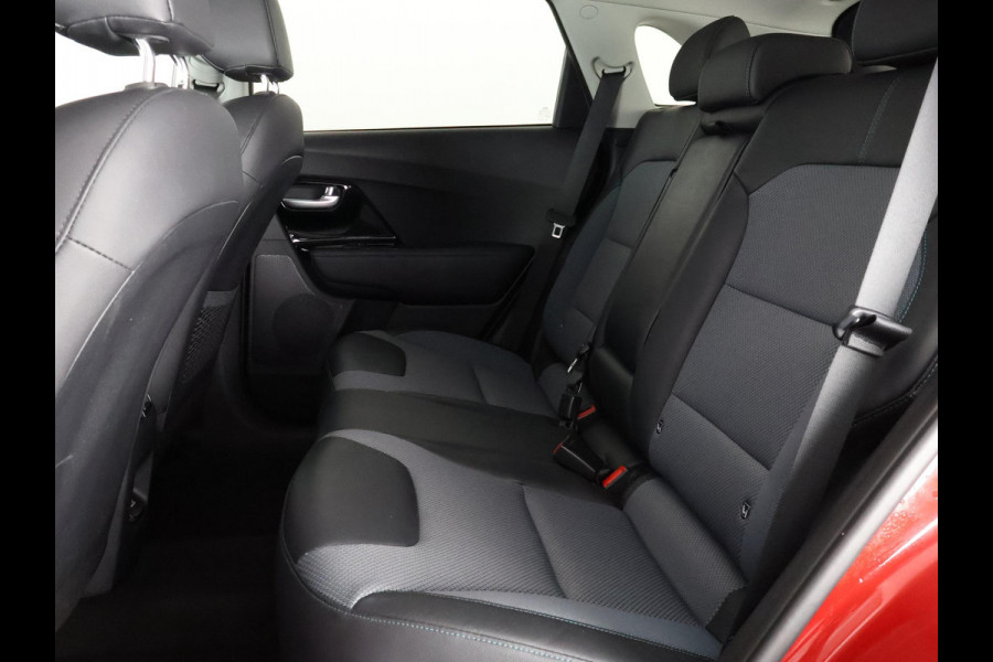 Kia e-Niro Dynamic Line 64 kWh SOH 99% | 450 km actieradius | Stuur-/& Stoelverwarming | Parkeersensoren |