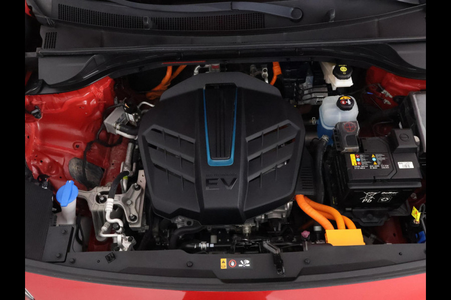 Kia e-Niro Dynamic Line 64 kWh SOH 99% | 450 km actieradius | Stuur-/& Stoelverwarming | Parkeersensoren |