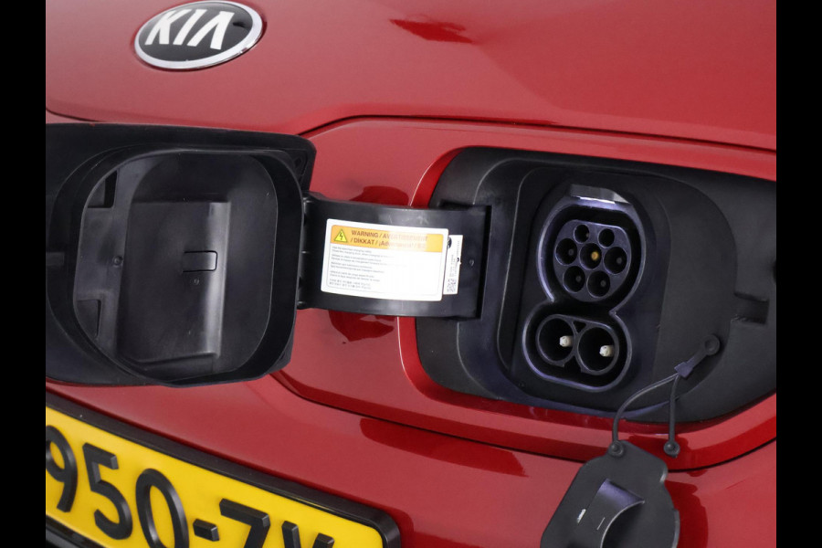 Kia e-Niro Dynamic Line 64 kWh SOH 99% | 450 km actieradius | Stuur-/& Stoelverwarming | Parkeersensoren |