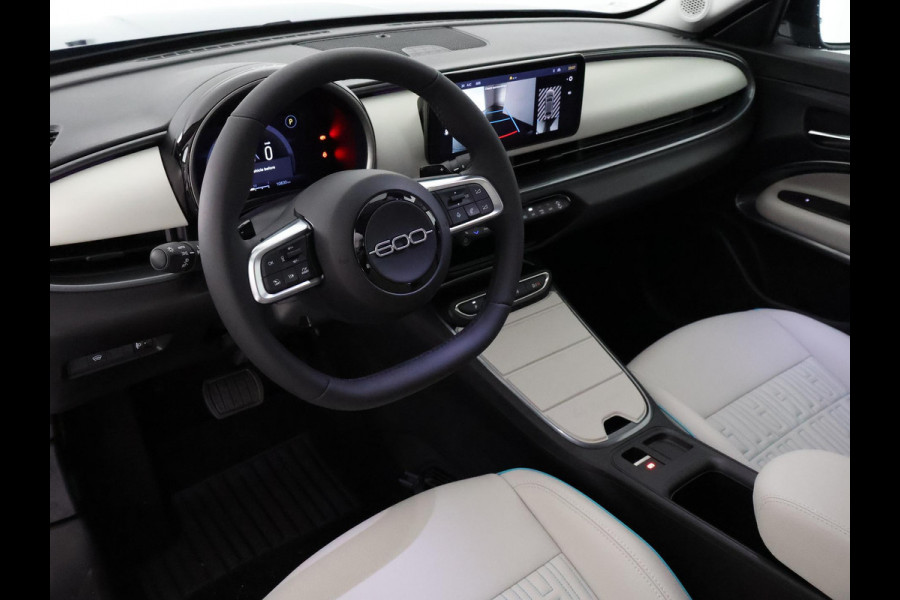Fiat 600 1.2 Hybrid La Prima | Apple Carplay & AndroidAUTO | Dodehoek detectie | Parkeersensoren