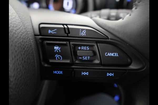 Toyota Yaris 1.5 Hybrid Executive | Stoelverwarming | Navigatie | Dodehoek detectie | Parkeersenoren |