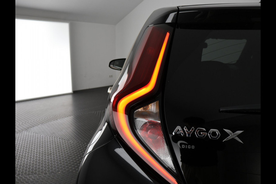 Toyota Aygo X 1.0 VVT-i MT Envy | JBL audio | Camera | Navigatie |