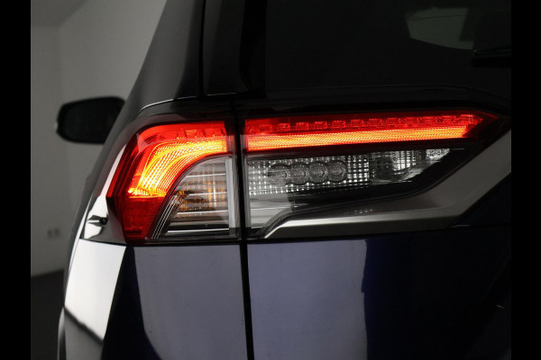 Toyota RAV4 2.5 Hybrid Dynamic | Navigatie | Elektrische kofferbak | Apple Carplay & AndroidAUTO |