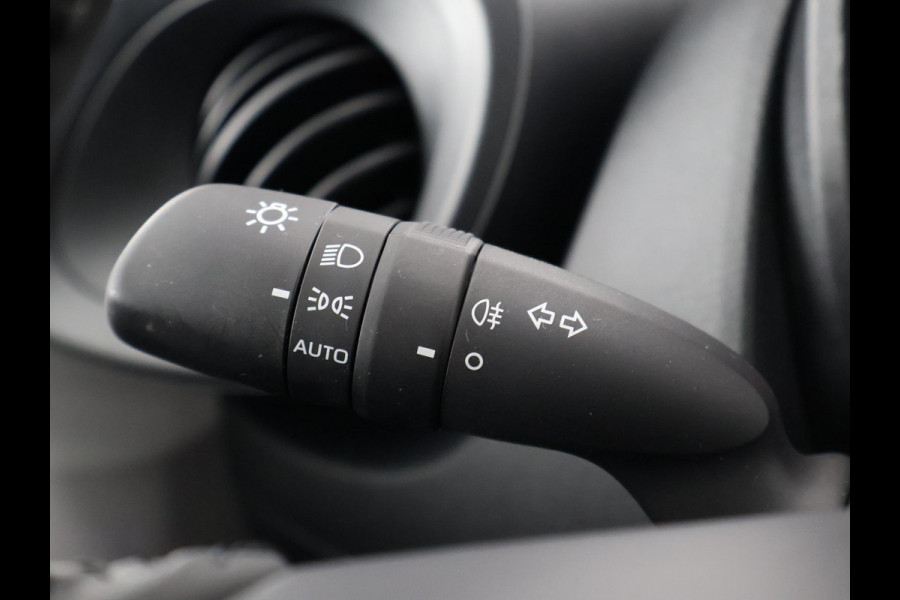 Toyota Aygo X VVT-i MT PLAY BLACK & WHITE 1e EIG GARANTIE 6-2034 CARPLAY NAVI.ADAPTIVE CRUISE.CAMERA