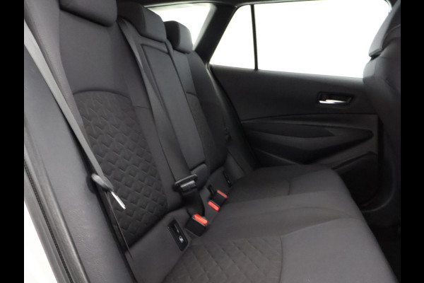 Toyota Corolla Touring Sports 1.8 Hybrid Dynamic Plus | Stuur-/Stoelverwarming | Apple Carplay & AndroidAUTO | Navigatie