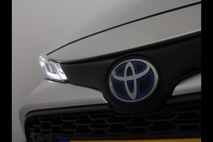 Toyota Corolla Touring Sports 1.8 Hybrid Dynamic Plus | Stuur-/Stoelverwarming | Apple Carplay & AndroidAUTO | Navigatie