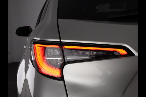 Toyota Corolla Touring Sports 1.8 Hybrid Dynamic Plus | Stuur-/Stoelverwarming | Apple Carplay & AndroidAUTO | Navigatie