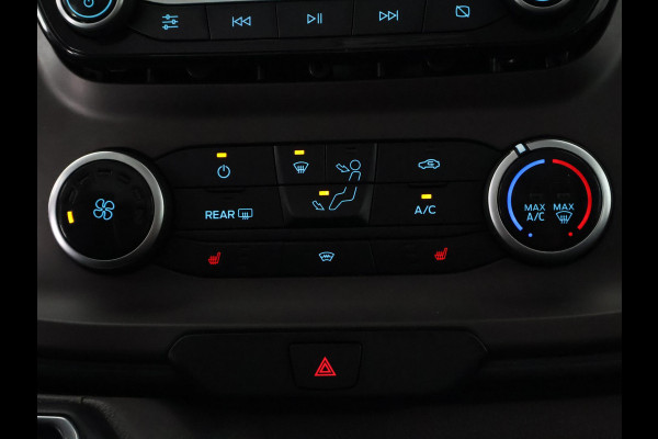 Ford Transit Custom ROLSTOELVERVOER 320 2.0 TDCI L2H1 Limited DC | Marge auto | Stoelverwarming | Trekhaak