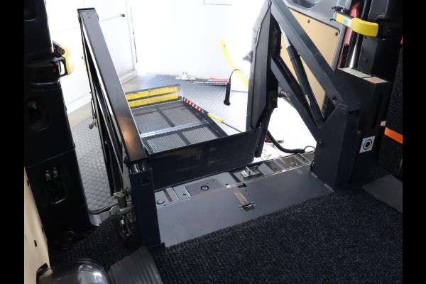 Ford Transit Custom ROLSTOELVERVOER 320 2.0 TDCI L2H1 Limited DC | Marge auto | Stoelverwarming | Trekhaak