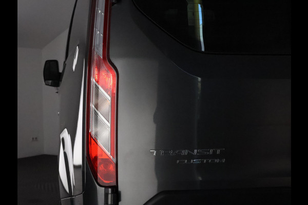 Ford Transit Custom ROLSTOELVERVOER 320 2.0 TDCI L2H1 Limited DC | Marge auto | Stoelverwarming | Trekhaak