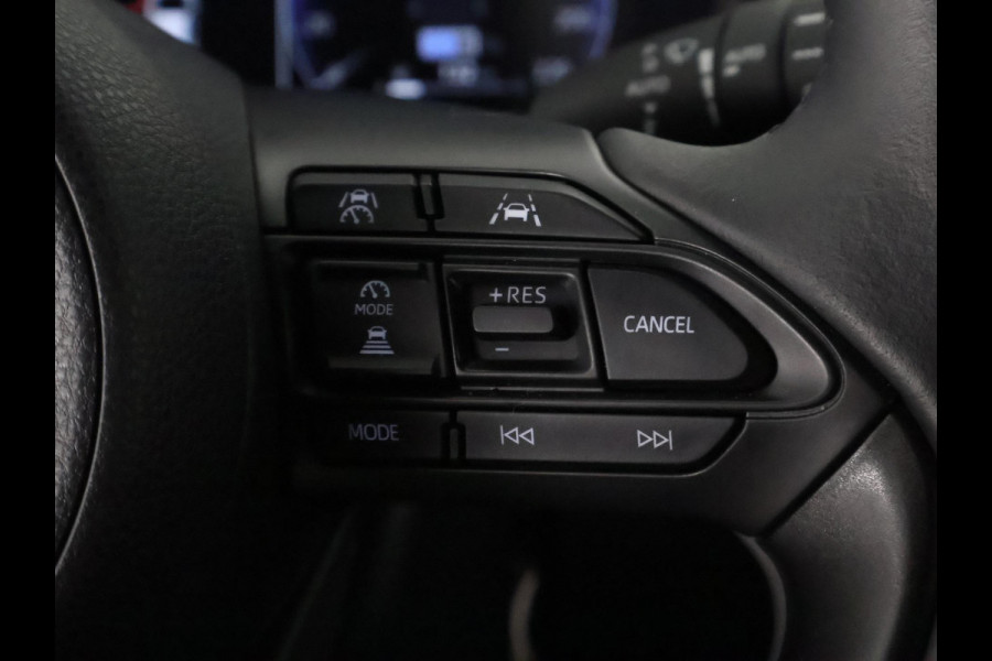 Toyota Yaris 1.5 Hybrid 130 Executive | JBL Audio | Head up Display | Stuur-/Stoelverwarming | Navigatie | Parkeersensoren voor & Achter