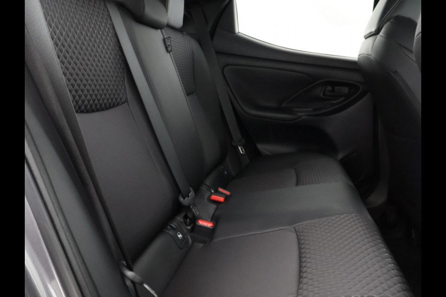 Toyota Yaris 1.5 Hybrid 130 Executive | JBL Audio | Head up Display | Stuur-/Stoelverwarming | Navigatie | Parkeersensoren voor & Achter