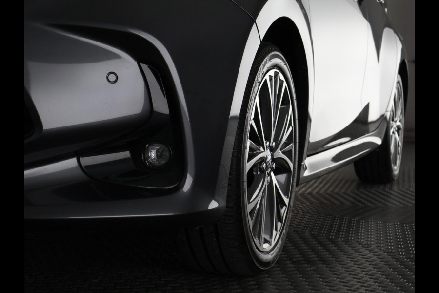 Toyota Yaris 1.5 Hybrid 130 Executive | JBL Audio | Head up Display | Stuur-/Stoelverwarming | Navigatie | Parkeersensoren voor & Achter