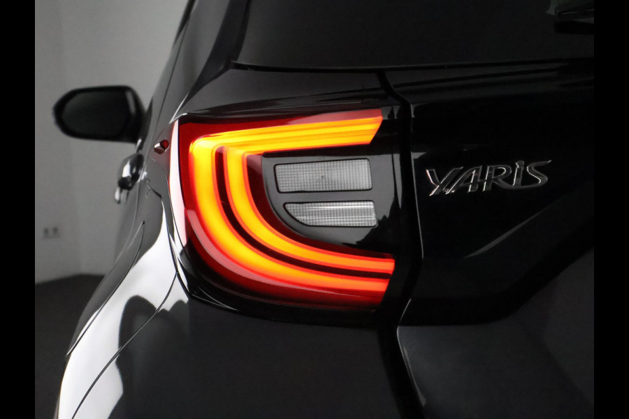 Toyota Yaris 1.5 Hybrid 130 Executive | JBL Audio | Head up Display | Stuur-/Stoelverwarming | Navigatie | Parkeersensoren voor & Achter