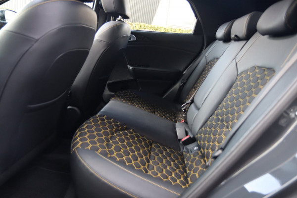 Kia Xceed 1.4 T-GDi Launch Edition / PANODAK / JBL / KEYLESS / CARPLAY / CAMERA