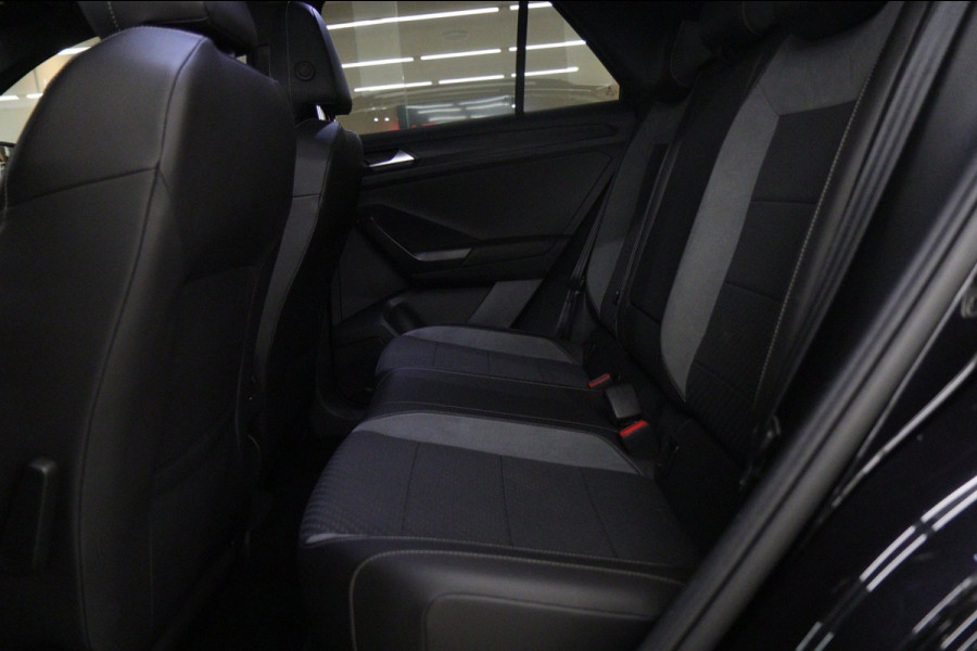 Volkswagen T-Roc 2.0 TSI 4Motion R /PANO/CARPLAYBLINDSPOT/D/SFEER/ACC/VOL