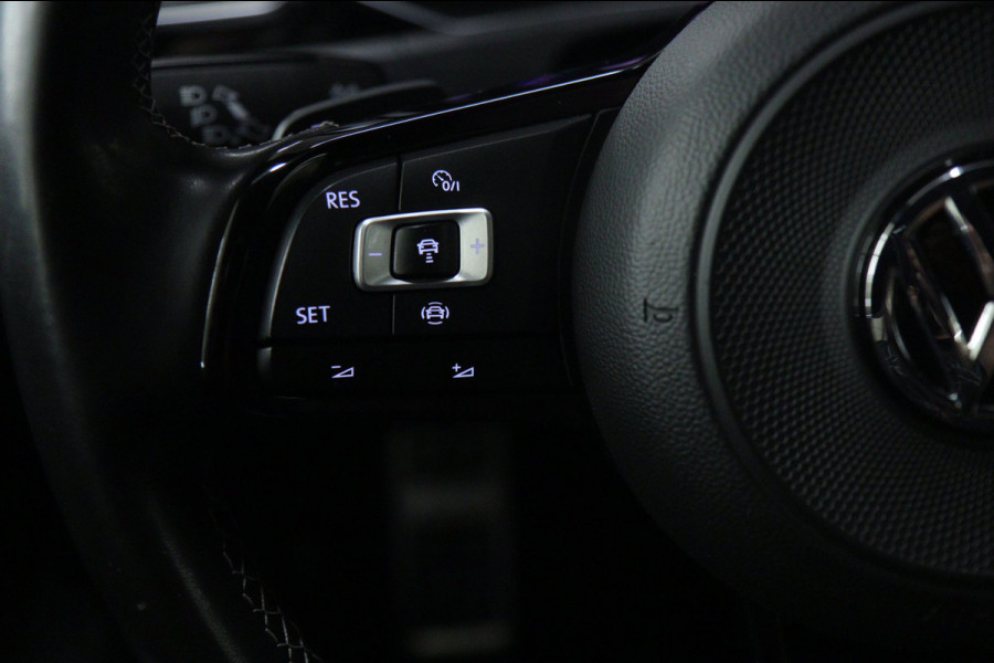 Volkswagen T-Roc 2.0 TSI 4Motion R /PANO/CARPLAYBLINDSPOT/D/SFEER/ACC/VOL