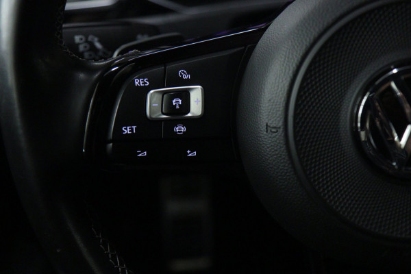Volkswagen T-Roc 2.0 TSI 4Motion R /PANO/CARPLAYBLINDSPOT/D/SFEER/ACC/VOL
