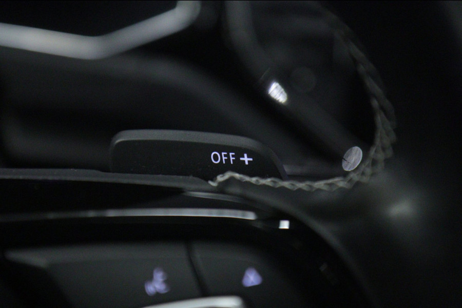 Volkswagen T-Roc 2.0 TSI 4Motion R /PANO/CARPLAYBLINDSPOT/D/SFEER/ACC/VOL