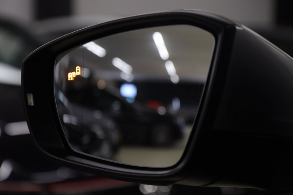 Volkswagen T-Roc 2.0 TSI 4Motion R /PANO/CARPLAYBLINDSPOT/D/SFEER/ACC/VOL