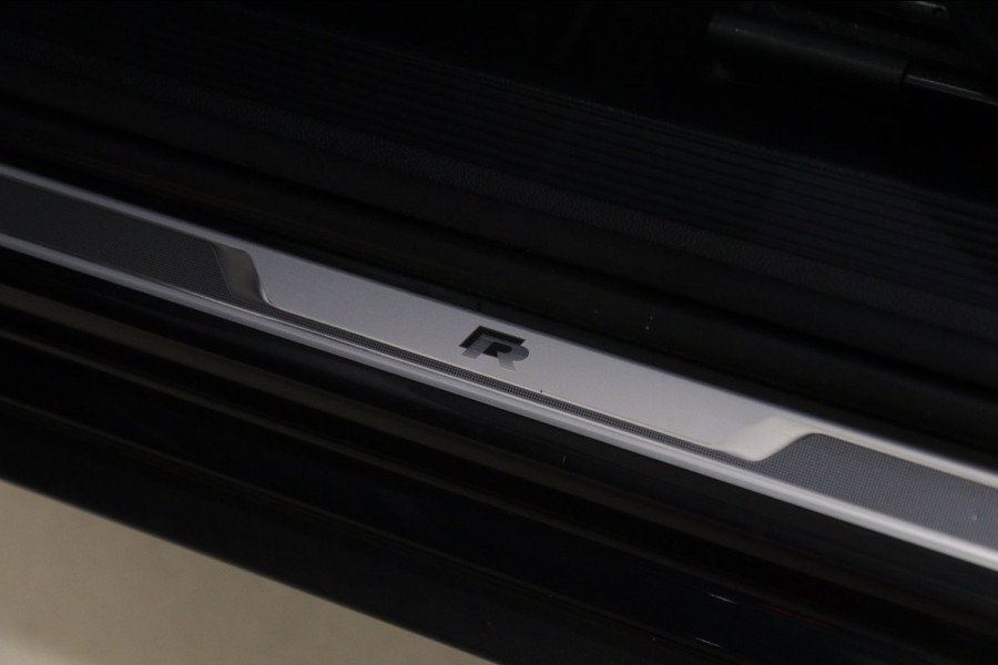 Volkswagen T-Roc 2.0 TSI 4Motion R /PANO/CARPLAYBLINDSPOT/D/SFEER/ACC/VOL