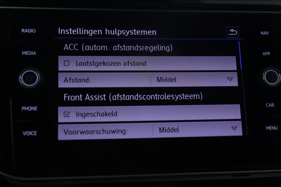 Volkswagen T-Roc 2.0 TSI 4Motion R /PANO/CARPLAYBLINDSPOT/D/SFEER/ACC/VOL