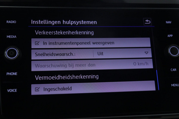 Volkswagen T-Roc 2.0 TSI 4Motion R /PANO/CARPLAYBLINDSPOT/D/SFEER/ACC/VOL