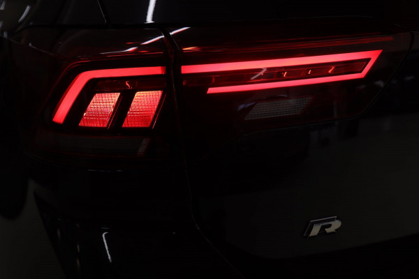 Volkswagen T-Roc 2.0 TSI 4Motion R /PANO/CARPLAYBLINDSPOT/D/SFEER/ACC/VOL