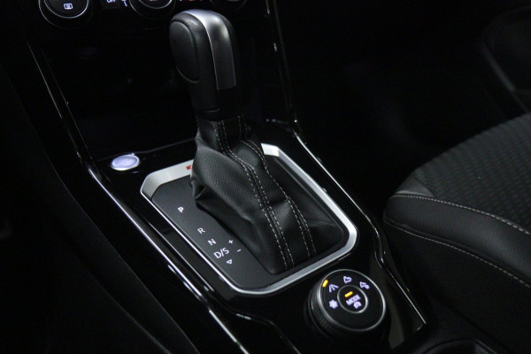 Volkswagen T-Roc 2.0 TSI 4Motion R /PANO/CARPLAYBLINDSPOT/D/SFEER/ACC/VOL