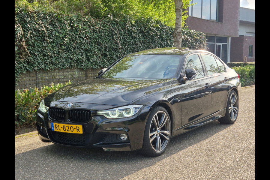 BMW 3-serie 330i M Sport Apple Pano CarPlay 360 Camera H&K 100% Dealer onderhouden 19inch M 330i High Executive