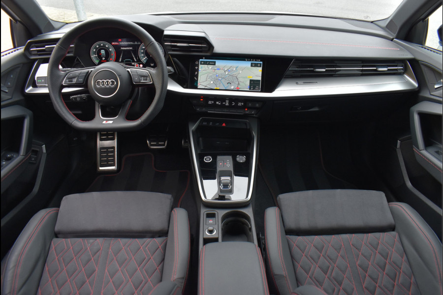Audi A3 Sportback 45 TFSI e S-Line 245 Pk RS-Stoel Rood Stiksel B&O Camera Massage ACC 18 Inch RS3