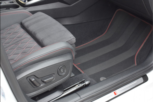 Audi A3 Sportback 45 TFSI e S-Line 245 Pk RS-Stoel Rood Stiksel B&O Camera Massage ACC 18 Inch RS3
