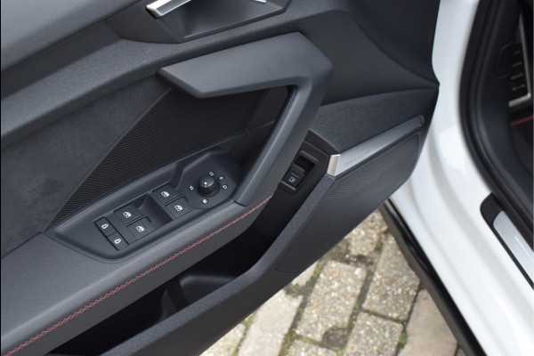 Audi A3 Sportback 45 TFSI e S-Line 245 Pk RS-Stoel Rood Stiksel B&O Camera Massage ACC 18 Inch RS3